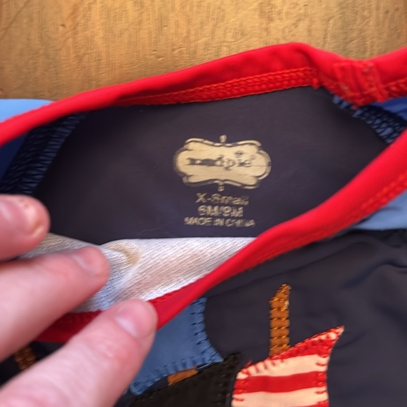 Mudpie boys pirate rash guard size XS - Picture 2 of 3